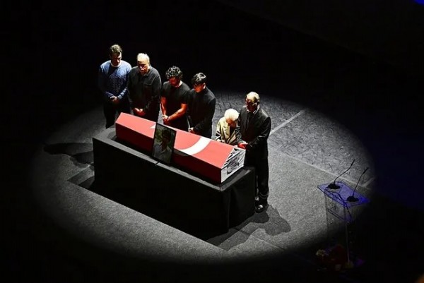 Bakan Ersoy'dan Ferdi Tayfur açıklaması! 'Büyük bir ismi kaybettik'